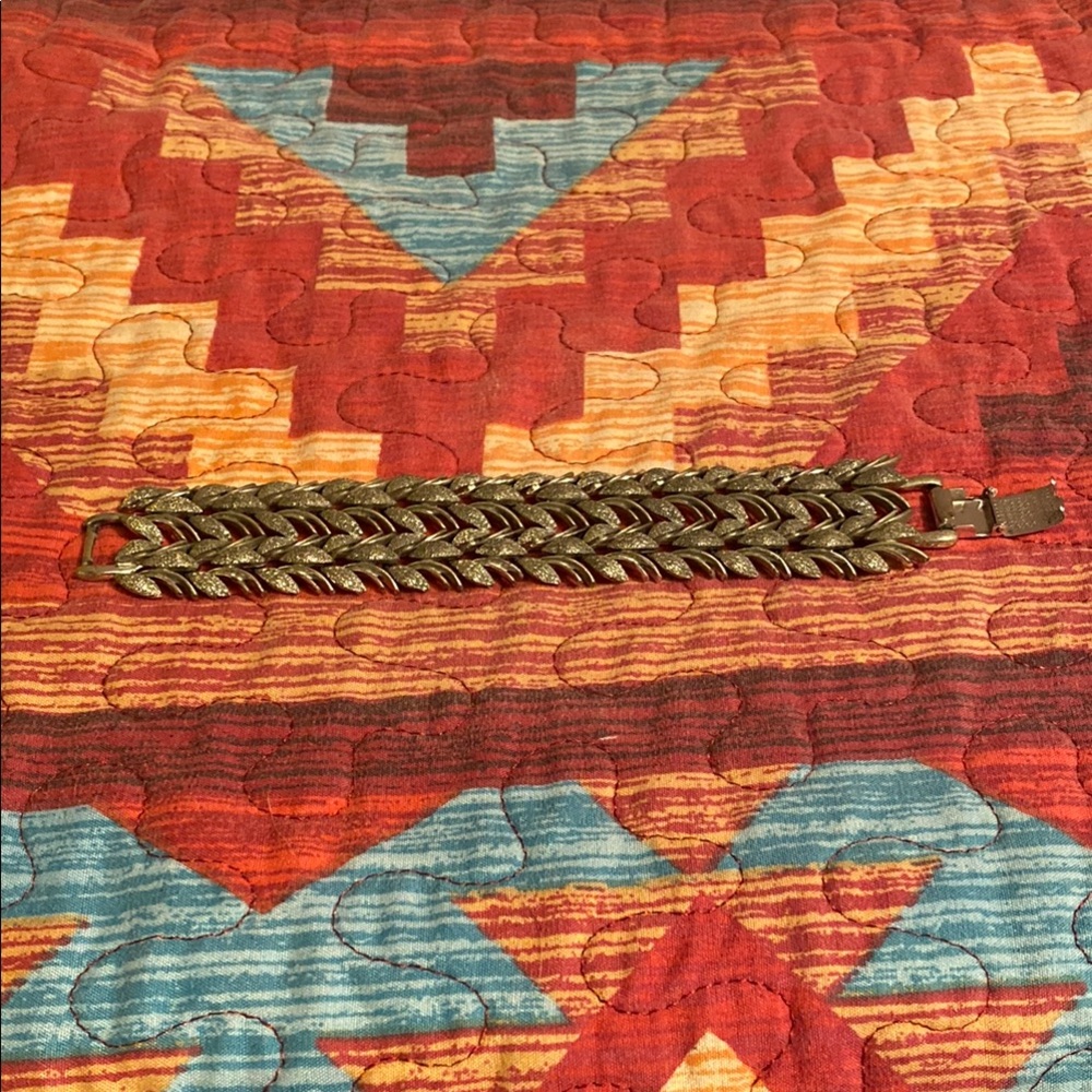 Vintage Silver Leaf Pattern Bracelet - image 2